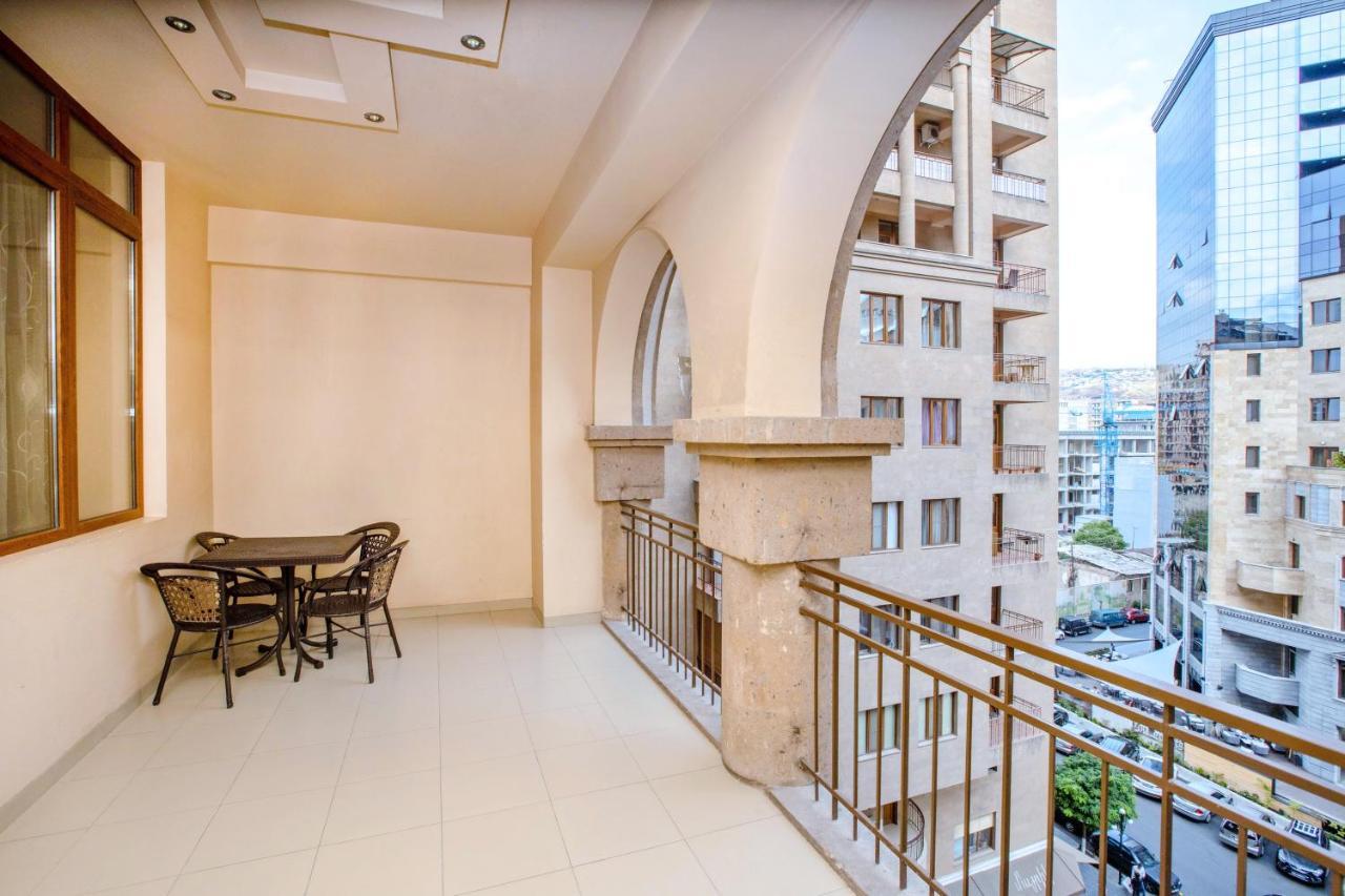 Stay Inn Apartments On Amiryan 4-6 Erevan Exterior foto